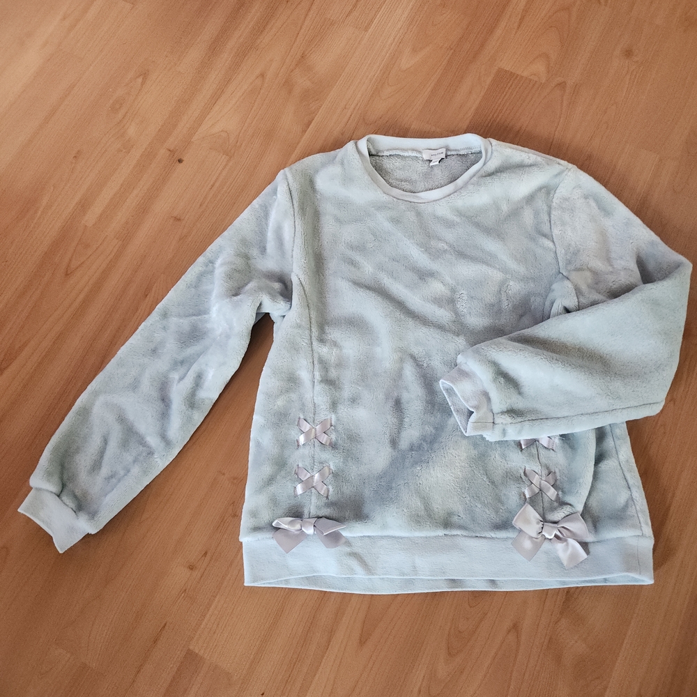 Japan Girl's Light Gray Sweater with Bow Details